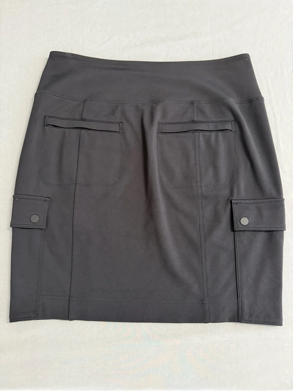 Athleta Delancey Cargo Skirt Women’s Medium Black Stretch Utility Mini Skirt